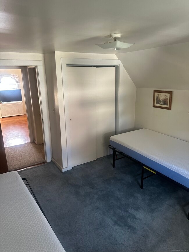 Building Photo - 151 Warner St