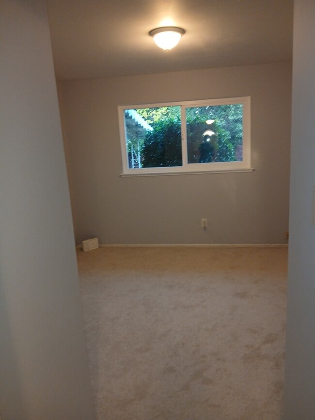 Building Photo - 5061 Bonniemae Way