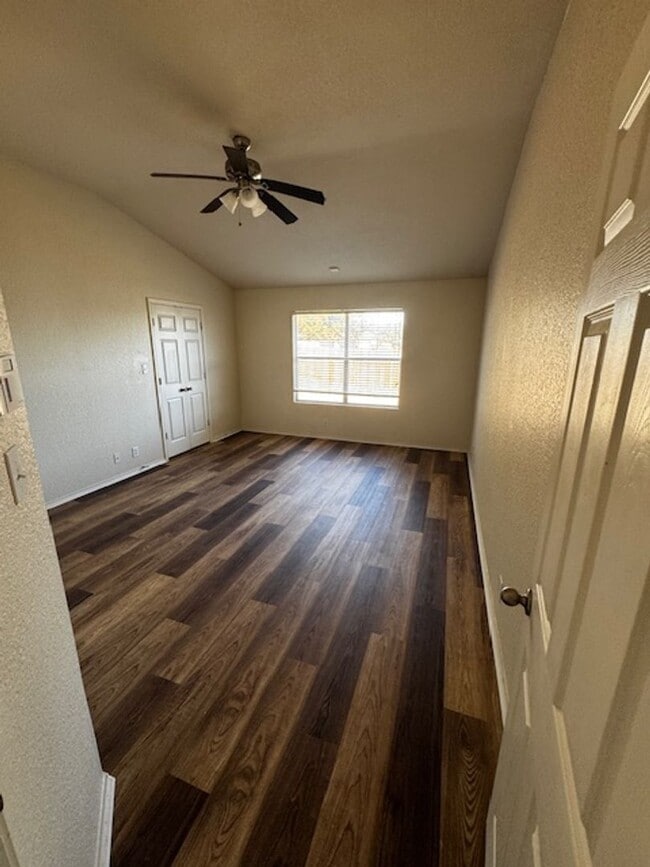 Building Photo - Spacious Updated One-Story Home in Northwest San Antonio