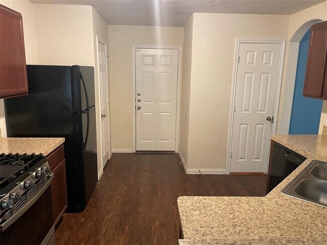 Building Photo - 11418 El Diamante Dr