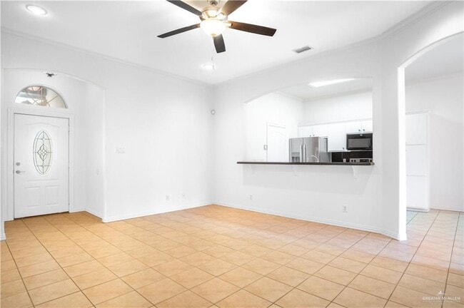Building Photo - 3316 Zoe Ave