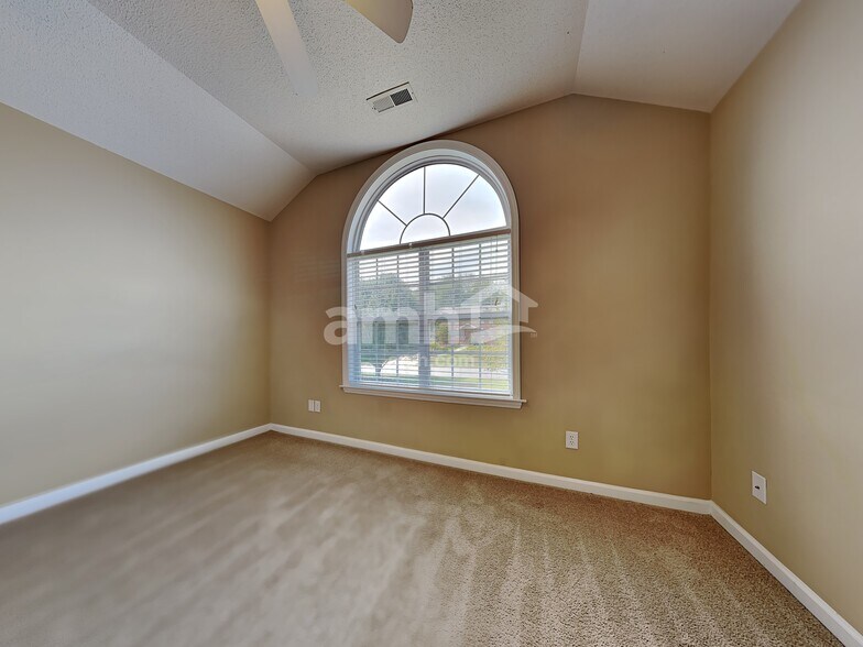 Building Photo - 4465 Greenfield Way Dr