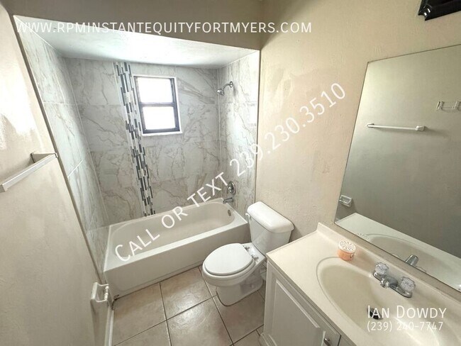 Building Photo - 3024 Santa Barbara Blvd