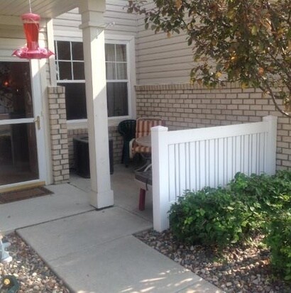 Building Photo - Very spacious *3Bed*2.5Bath Townhome in Fa...