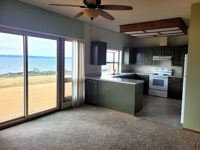 Building Photo - 5507 Haida Way