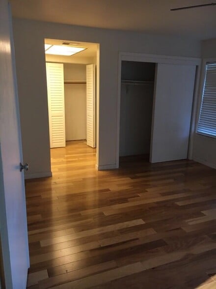 Building Photo - 135 Flame Dr