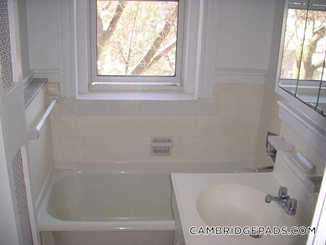 Building Photo - 22 Chauncey St