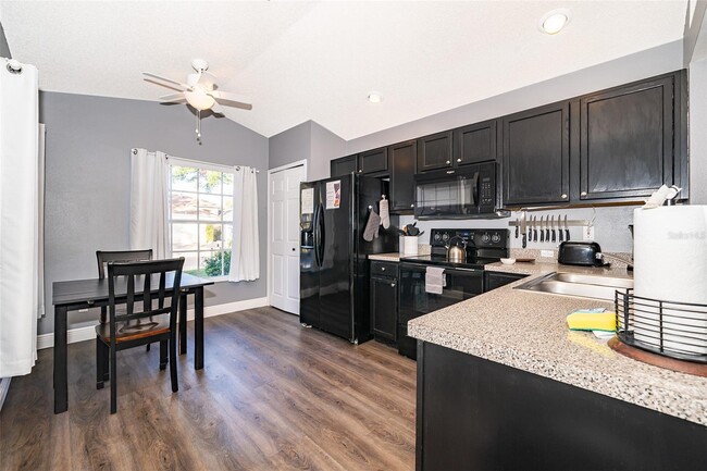 Building Photo - 510 Canary Island Cir