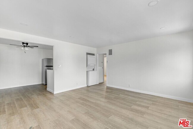 Building Photo - 129 S Avenue 64