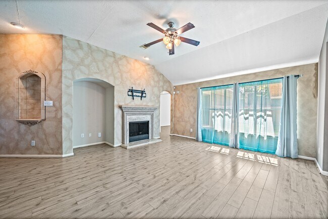Building Photo - 12918 Stratford Mill Ln