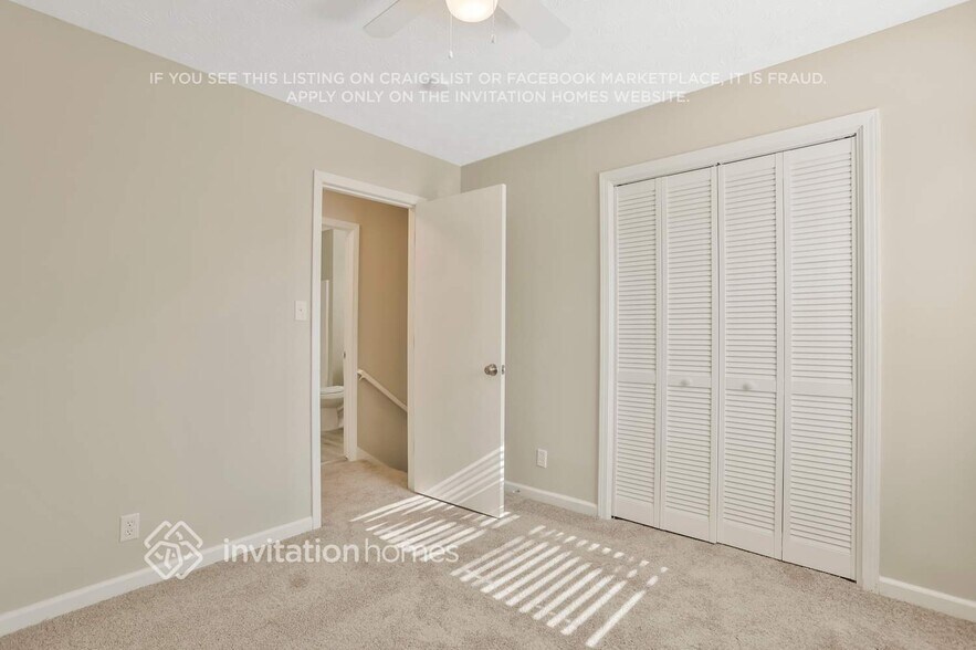 Building Photo - 5370 Zachary Dr