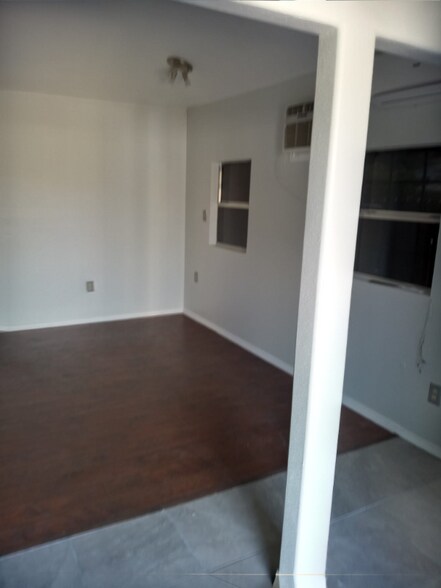 Building Photo - 1613 Terrace Dr