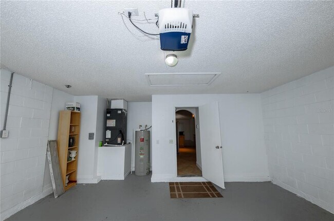 Building Photo - 16686 Corner Cove Way