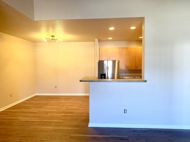 Building Photo - 9538 W San Juan Cir