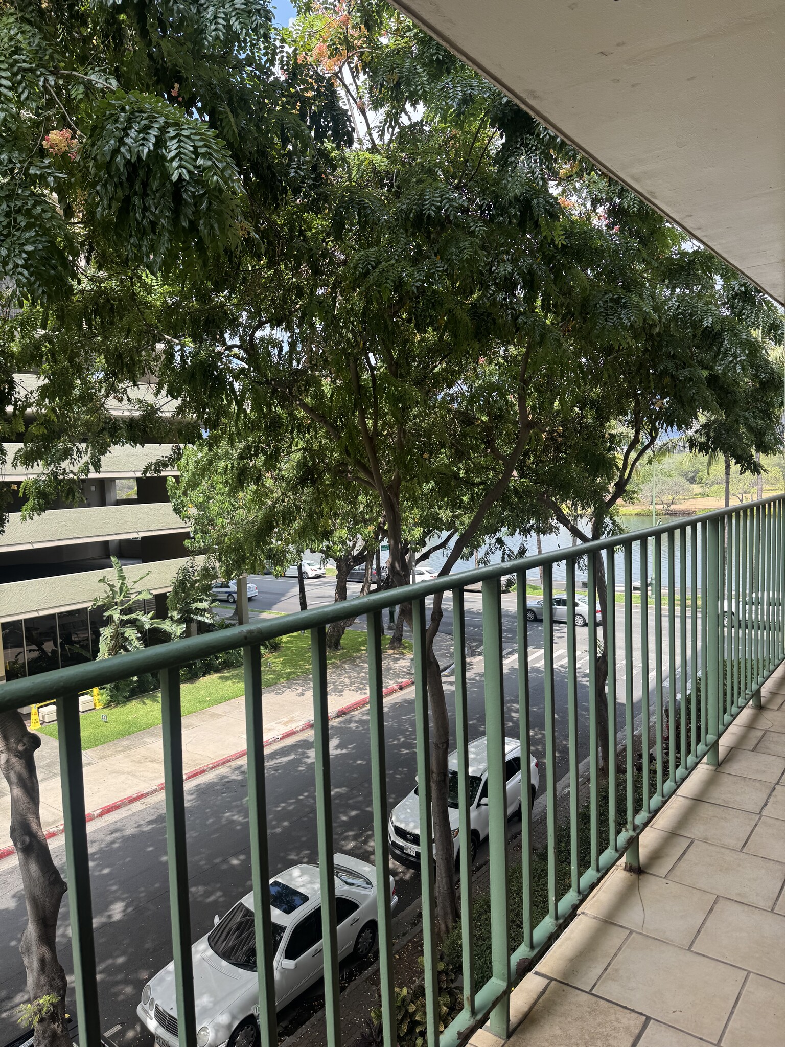 Building Photo - 2355 Ala Wai Blvd
