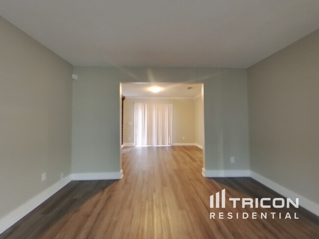 Building Photo - 4550 Talon Way