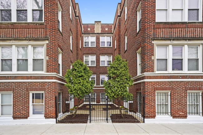 Building Photo - 3741 W Argyle St