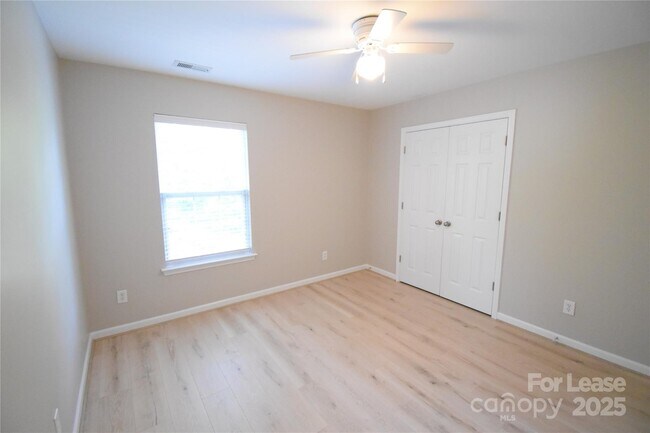 Building Photo - 3334 Crutchfield Pl