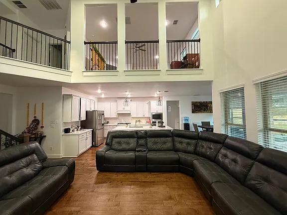 Building Photo - 325 Augusta Ct