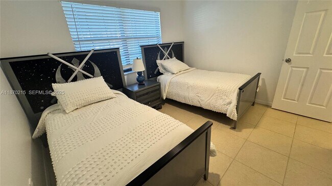 Building Photo - 5339 Treetops Dr