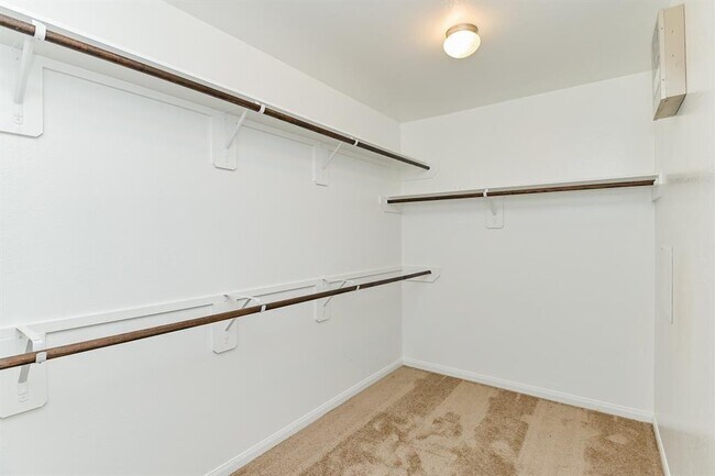 Building Photo - 3817 Breckenridge Dr