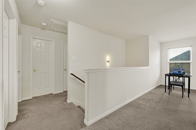 Building Photo - 15826 Sheldon Ridge Way
