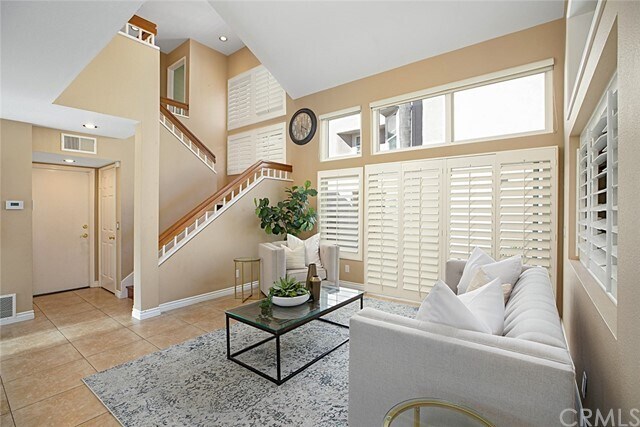 Building Photo - 23 Las Cruces