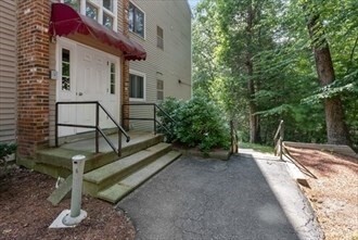 Building Photo - 44 Maria Ave