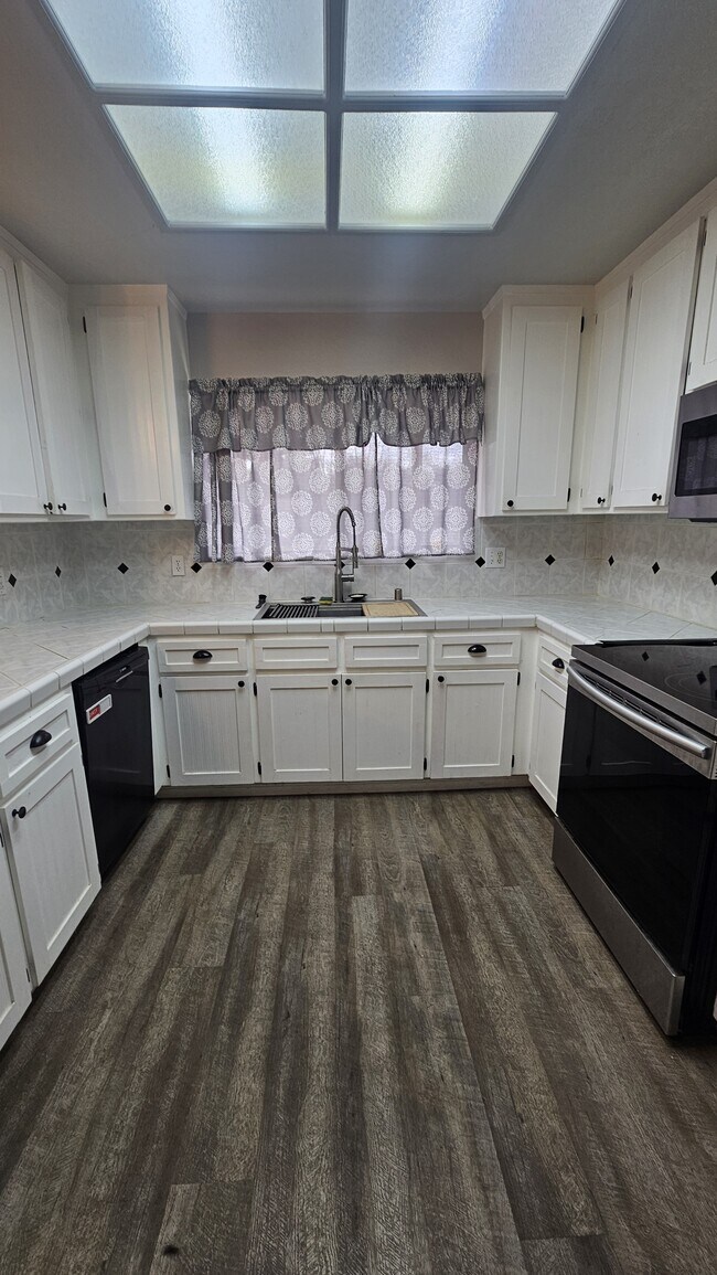 Building Photo - 1966 Modoc Dr