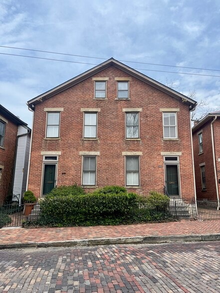 Building Photo - 672 Mohawk St