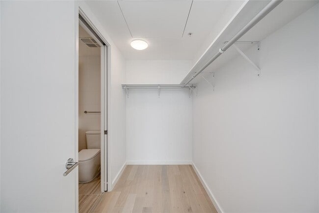 Building Photo - 313 W 17th St