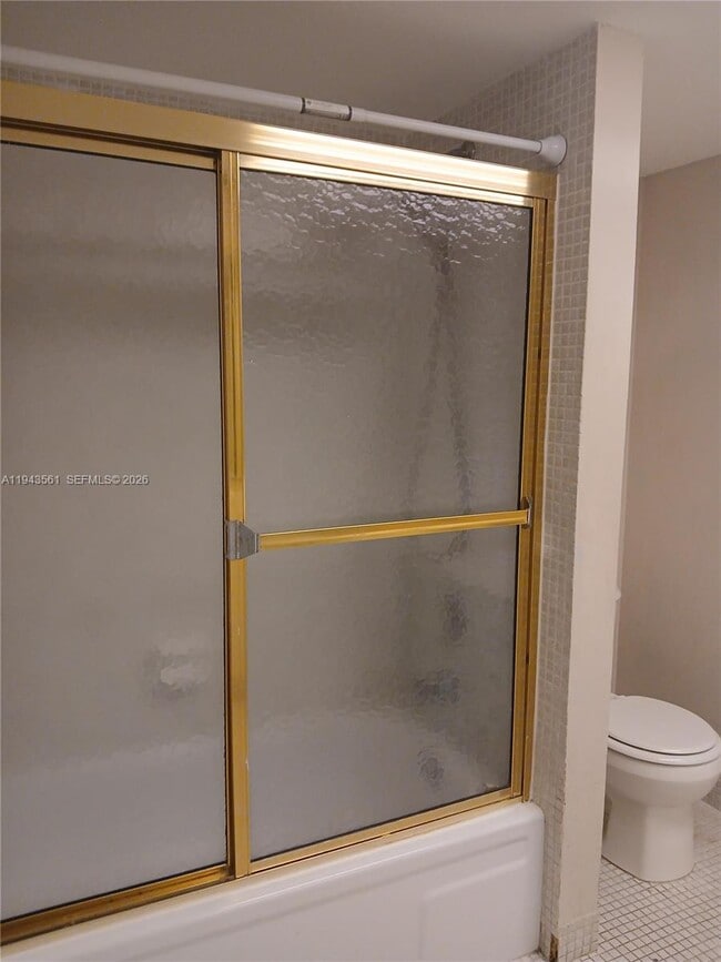 Building Photo - 5950 Del Lago Cir