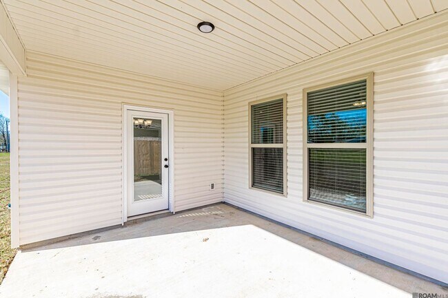 Building Photo - 41401 Cozy Wy