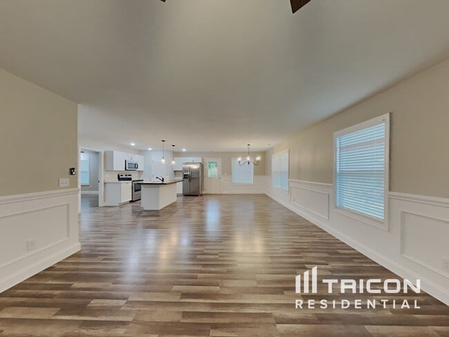 Building Photo - 19 Bloomwood Heights