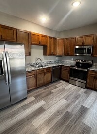 Building Photo - Muddy Springs 10 Plex