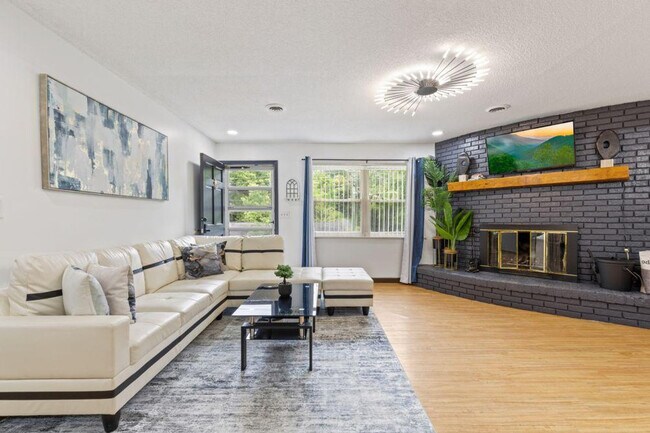 Building Photo - 400 Allensville Rd