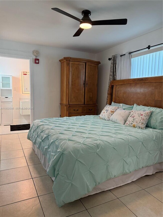 Building Photo - 2706 Montego Dr