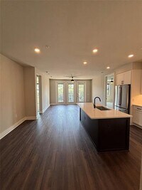 Building Photo - 3255 Carlisle St