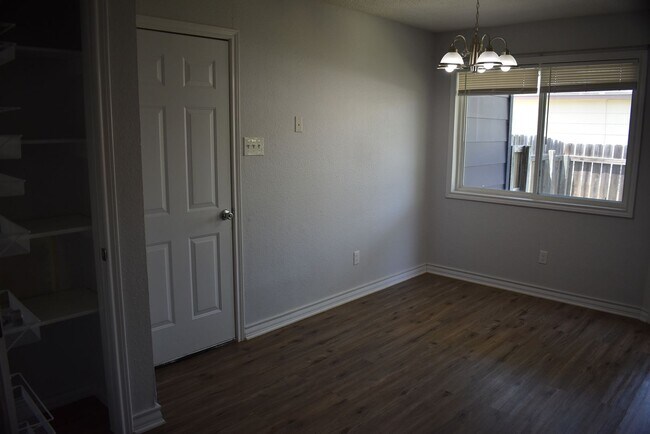 Building Photo - 4 Bd / 2 Bath in Killeen! Convenient to Fo...