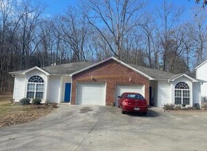 Building Photo - 3841 Stephens Rd NE