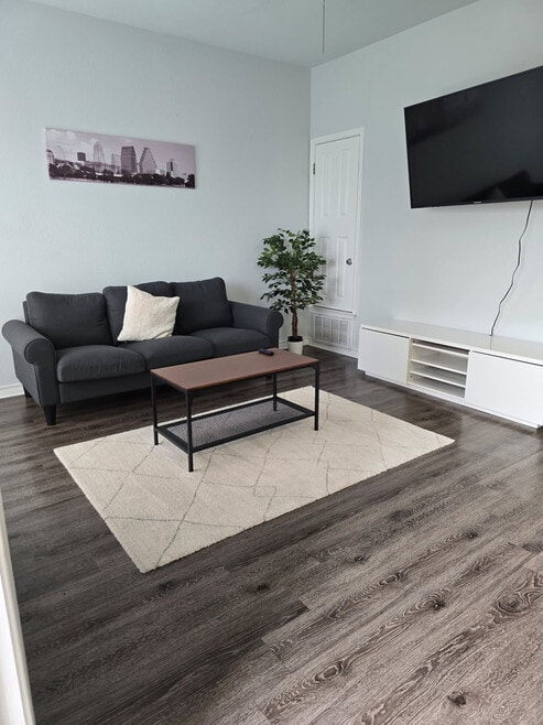 Building Photo - 2204 San Gabriel St