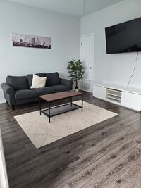 Building Photo - 2204 San Gabriel St