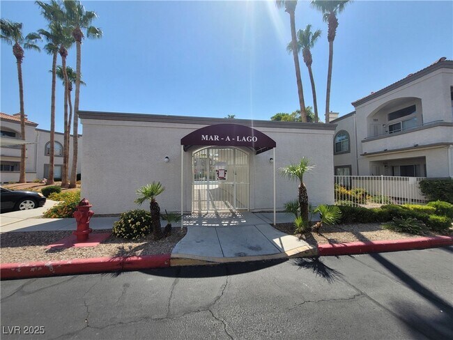 Building Photo - 3125 N Buffalo Dr