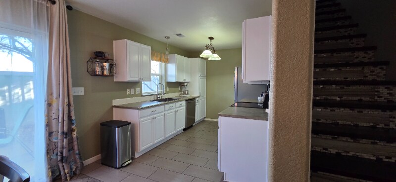 Building Photo - 721 Waterglen Dr