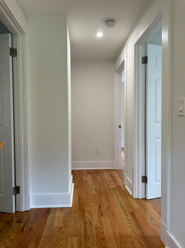 Building Photo - 30 Olds St