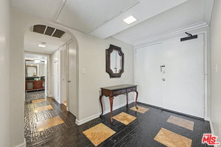 Building Photo - 10535 Wilshire Blvd