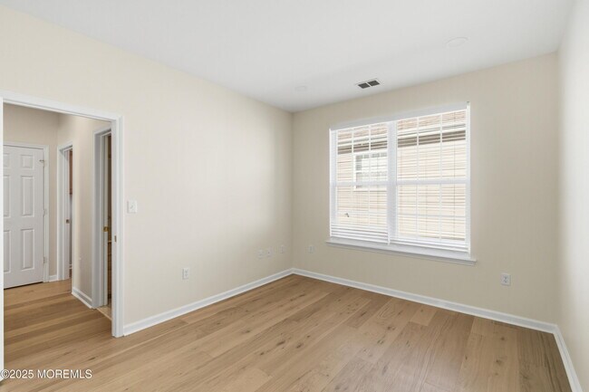 Building Photo - 225 Mirage Blvd