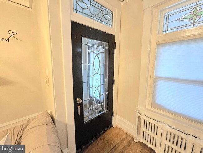 Building Photo - 557 Hamilton St