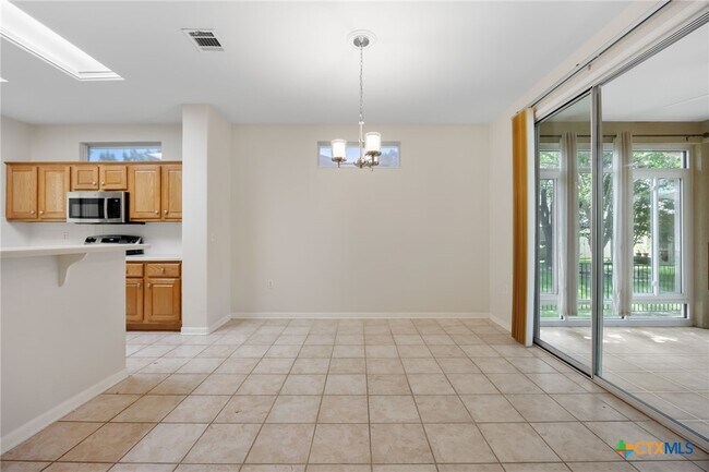 Building Photo - 113 Bluebell Dr