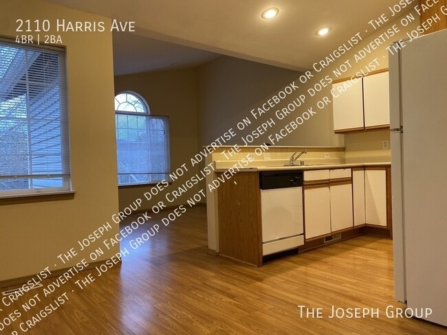 Building Photo - 2110 Harris Ave